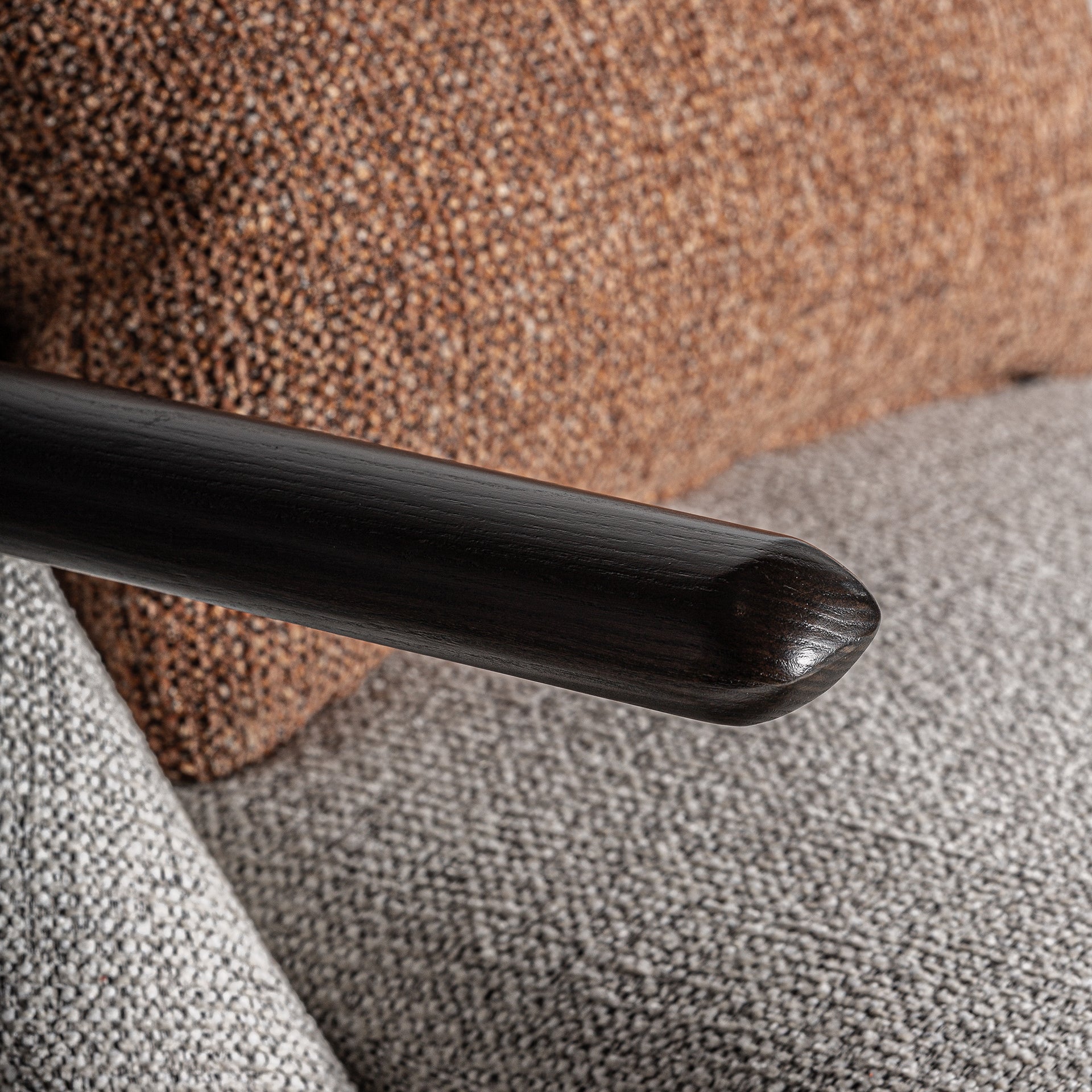 HERZELE ARMCHAIR
